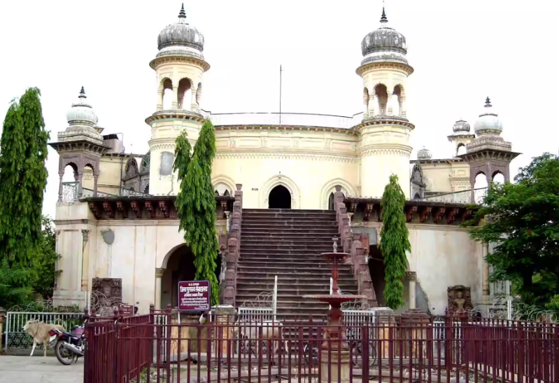 Venkat Bhavan palace, Rewa, Madhya Pradesh - Vushii.com Venkat Bhavan palace, Rewa, Madhya Pradesh - Vushii.com